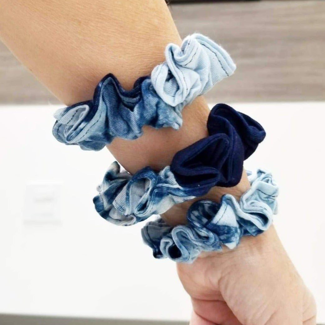 Alma de Añil Scrunchie